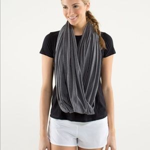 Lululemon clarity scarf